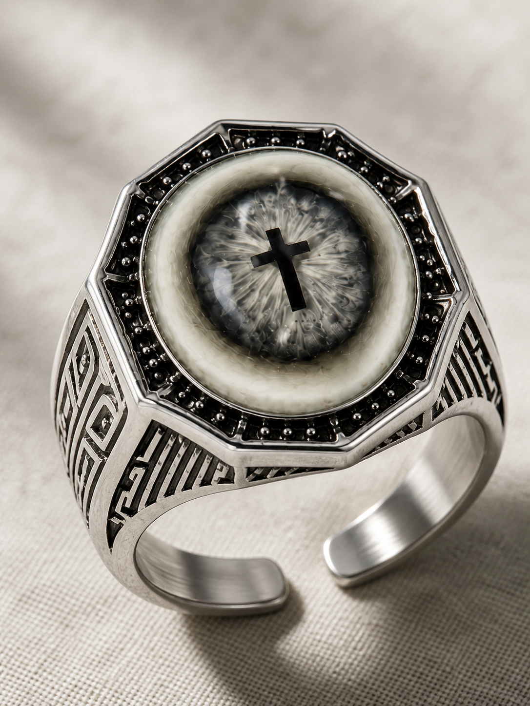 Cross Reliquary Eye Ring - 04_cross_pupil_ring_macro_detail_3x4.png